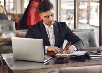 Why More Kolkata Students Are Choosing Law as a Career?