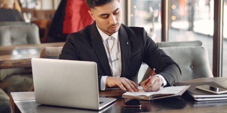 Why More Kolkata Students Are Choosing Law as a Career?