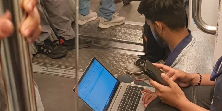 Delhi Metro Passenger Office Setup Video Goes Viral Again
