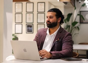 Psychic Medium Daksh: India’s #1 Akashic Records Reader for High-Stakes Career and Relationship Decisions